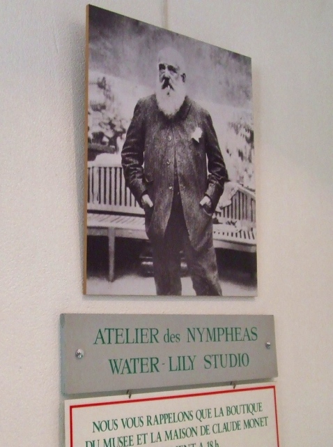 アトリエにあったモネの写真