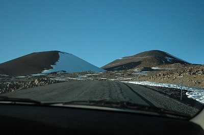 マウナケア山頂への道