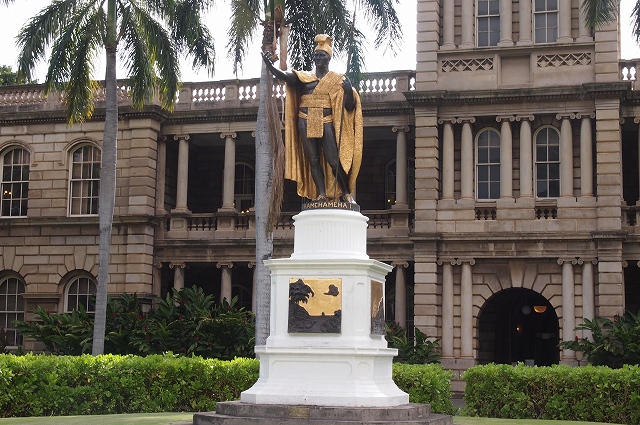 カメハメハ大王像＆ハワイ州最高裁判所