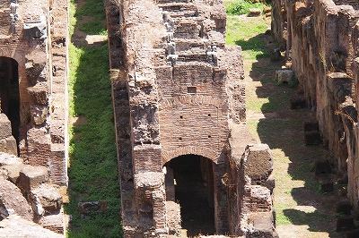 コロッセオの地下の檻