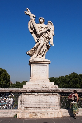 ベルニーニ作の天使像