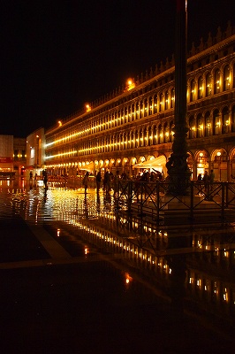 サン・マルコ広場の夜景