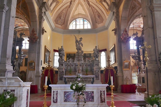 聖エウフェミア教会 主祭壇