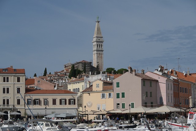 ロヴィニ港からの聖エウフェミア教会