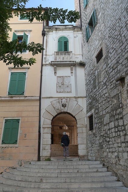 司教の宮殿横の階段