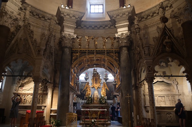 大聖堂の祭壇