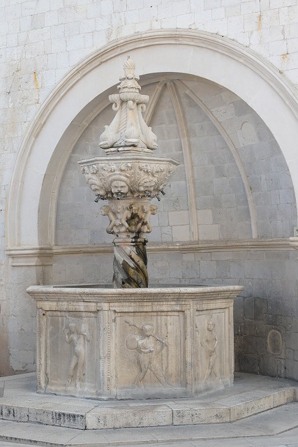 オノフリオの小噴水