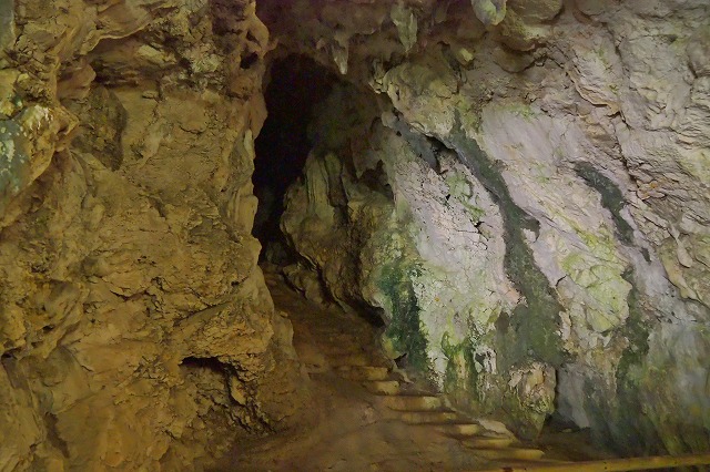 プレジャマ城の奥の洞窟