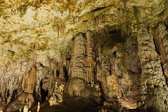 ポストイナ鍾乳洞