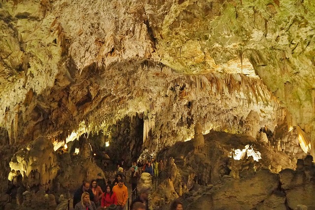 ポストイナ鍾乳洞