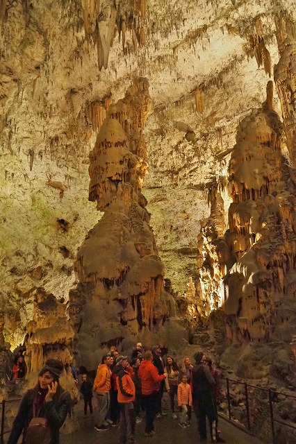 ポストイナ鍾乳洞