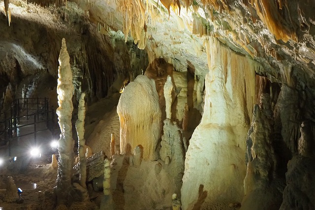 ポストイナ鍾乳洞
