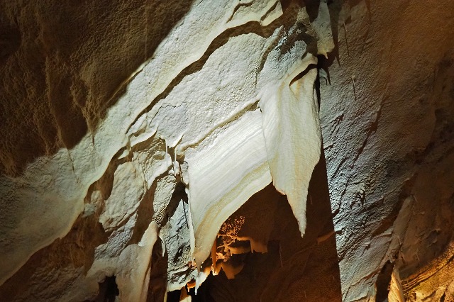 ポストイナ鍾乳洞