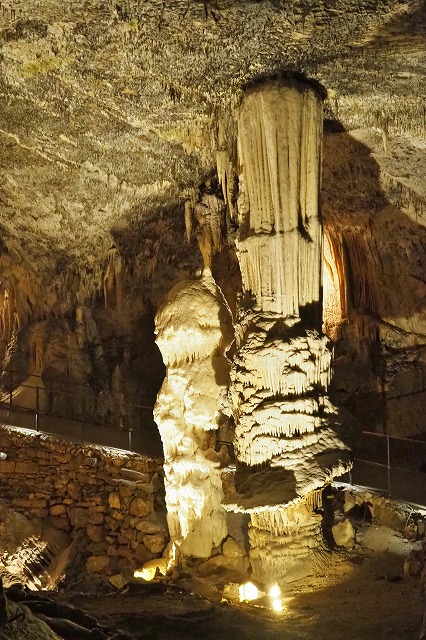 ポストイナ鍾乳洞