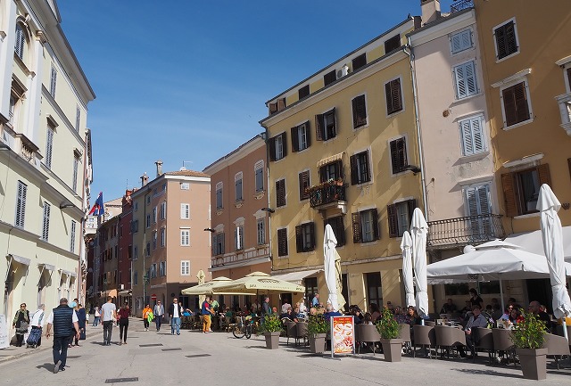 チトー広場入り口