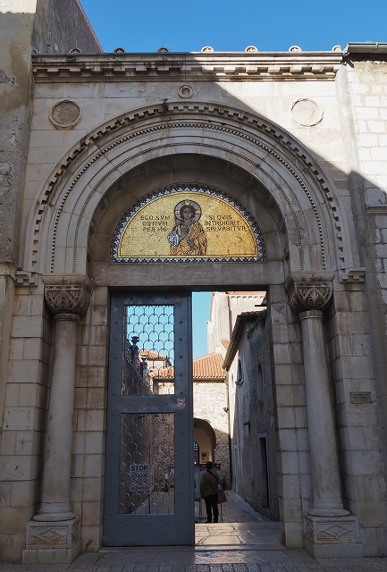 聖エウフラシス大聖堂の入り口