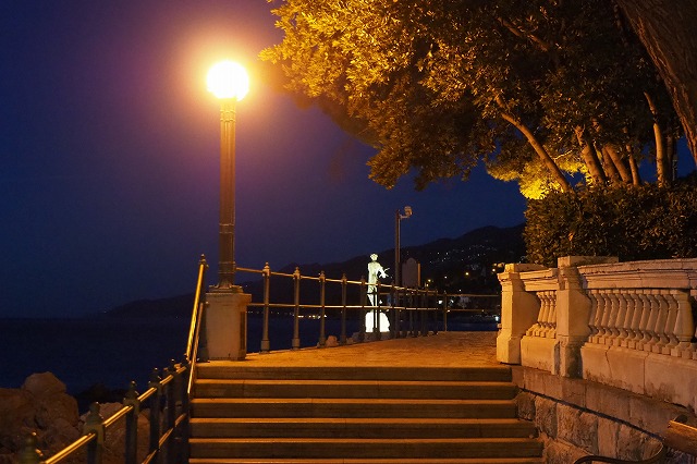 海沿い遊歩道「ルンゴマーレ」