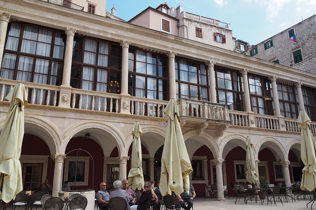 レプブリカ広場