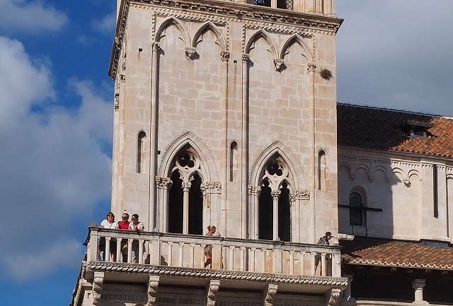 聖ロヴロ大聖堂の鐘楼