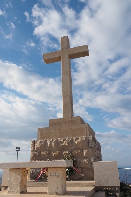 スルジ山の十字架
