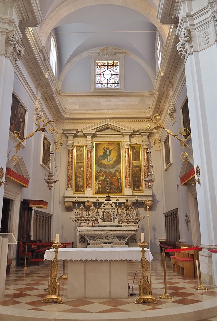 大聖堂の主祭壇