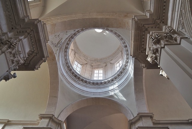 大聖堂のドーム天井