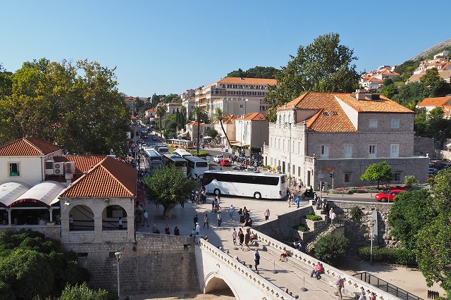 ピレ門からの眺め