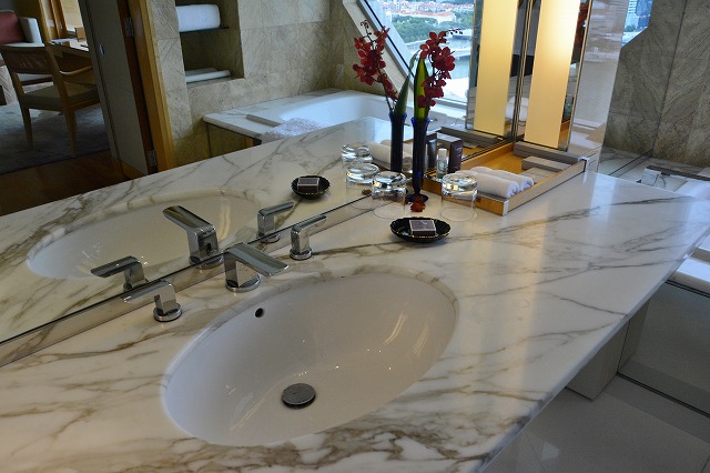 リッツ・カールトン・ミレニア　クラブデラックス マリーナビュールーム