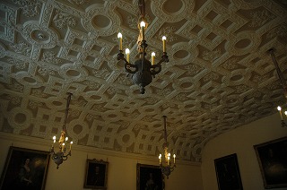 リーズ城　HERALDRY ROOMの天井