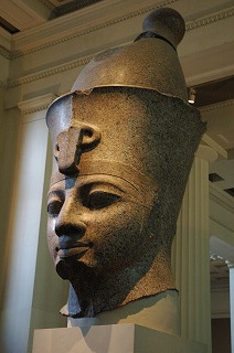 アメンホテプ３世の頭像