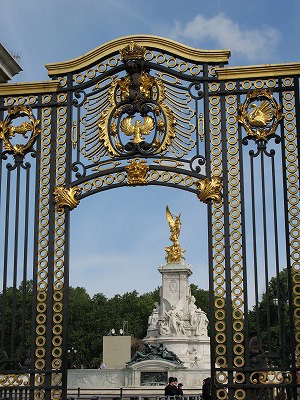 ビクトリア女王記念碑